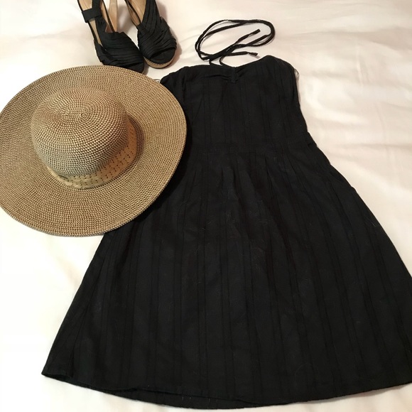 Volcom Dresses & Skirts - VOLCOM HALTER SUNDRESS BLACK